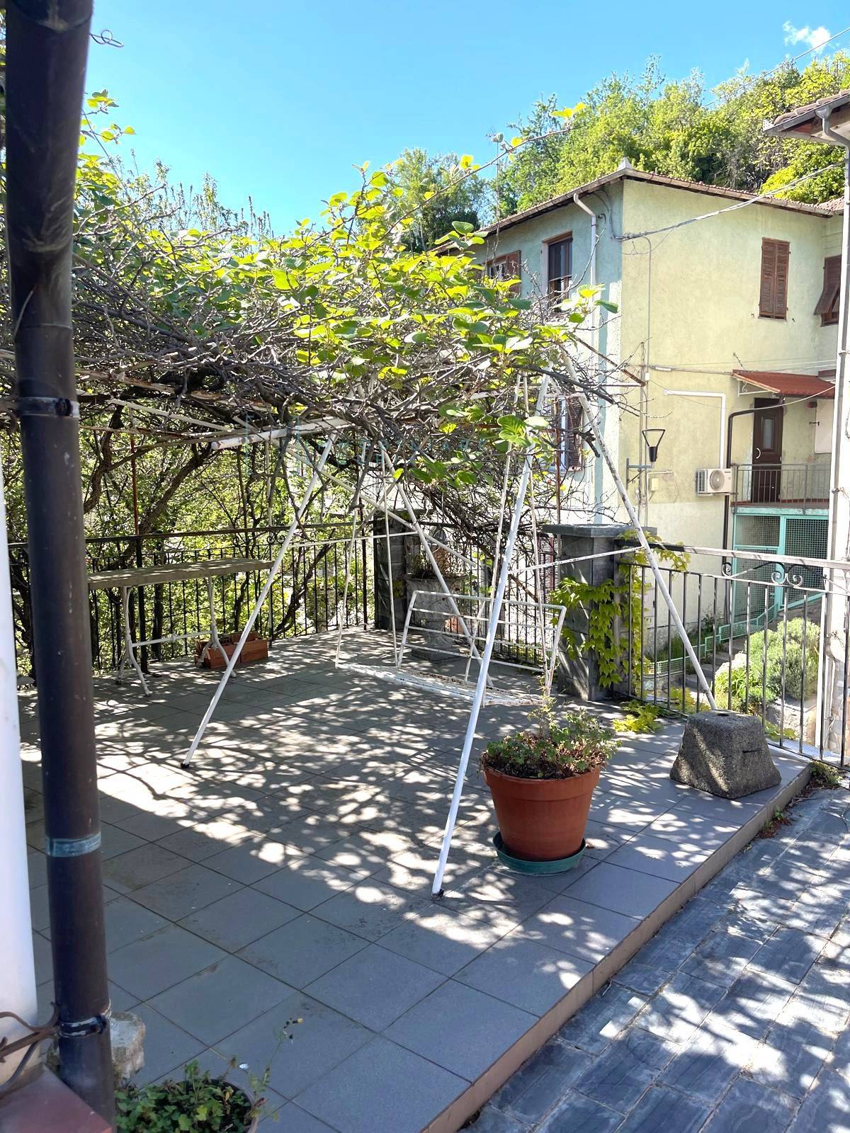 Casa singola in vendita a Pornassio, San Luigi