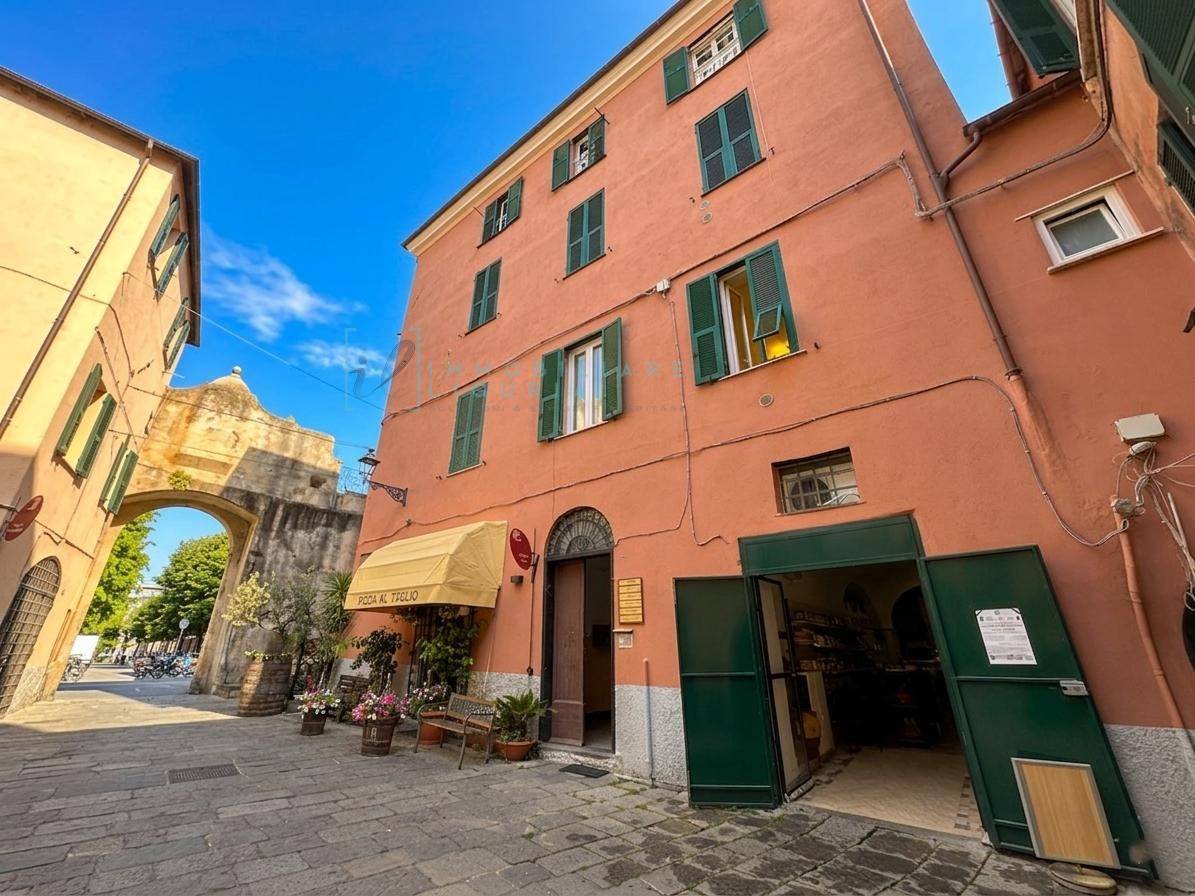 Appartamento in vendita a Albenga, Centro Storico