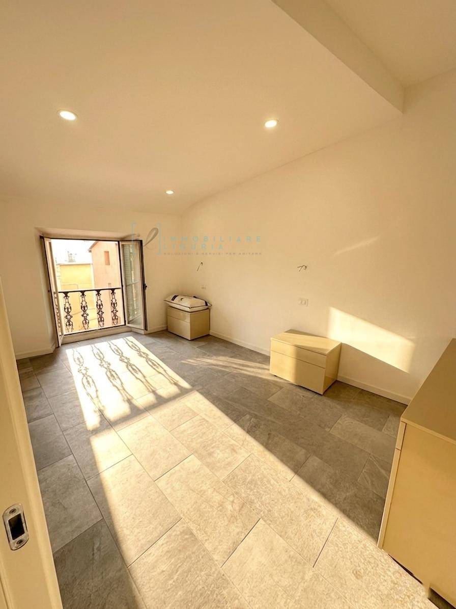 Appartamento in vendita a Albenga, Centro Storico