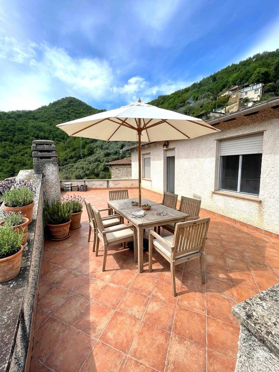 Mansarda in vendita a Borghetto d'Arroscia, Ubaga