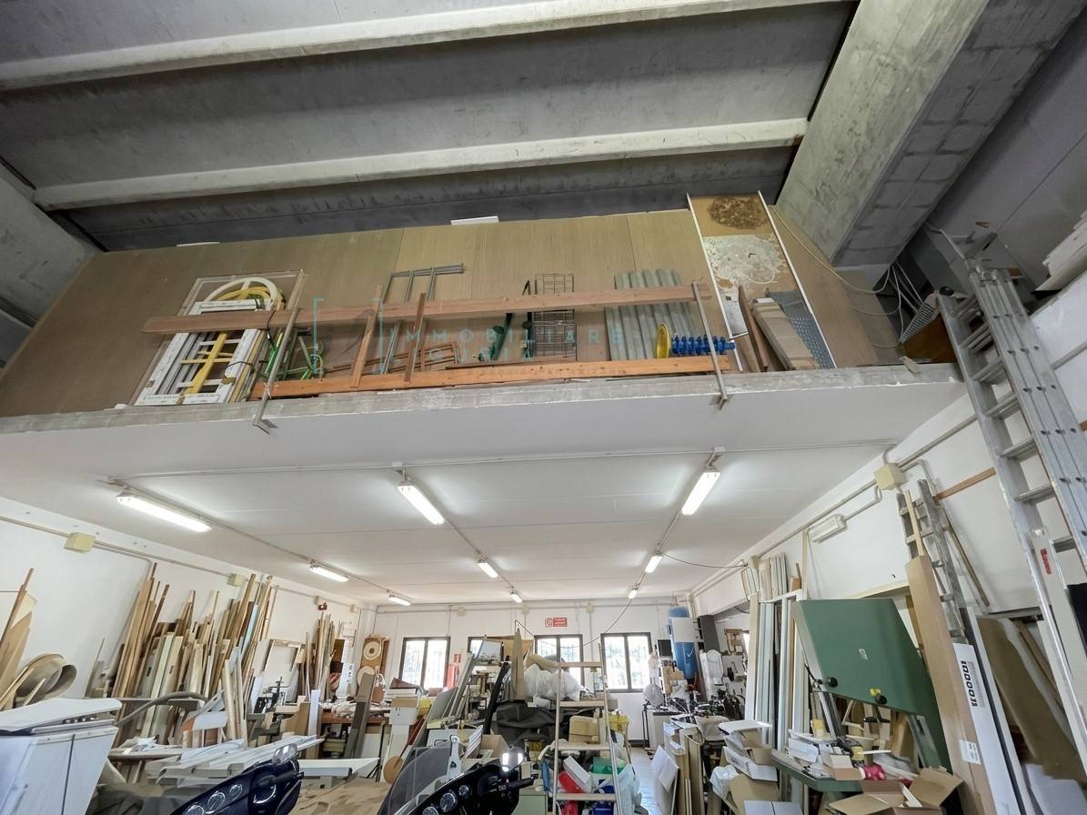 Attivit commerciale in vendita a Arenzano