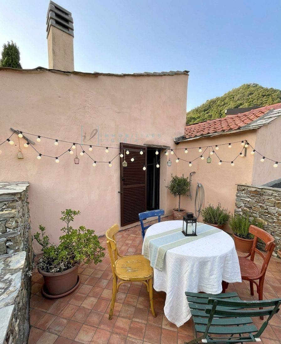 Rustico in vendita a Villanova d'Albenga, Ligo