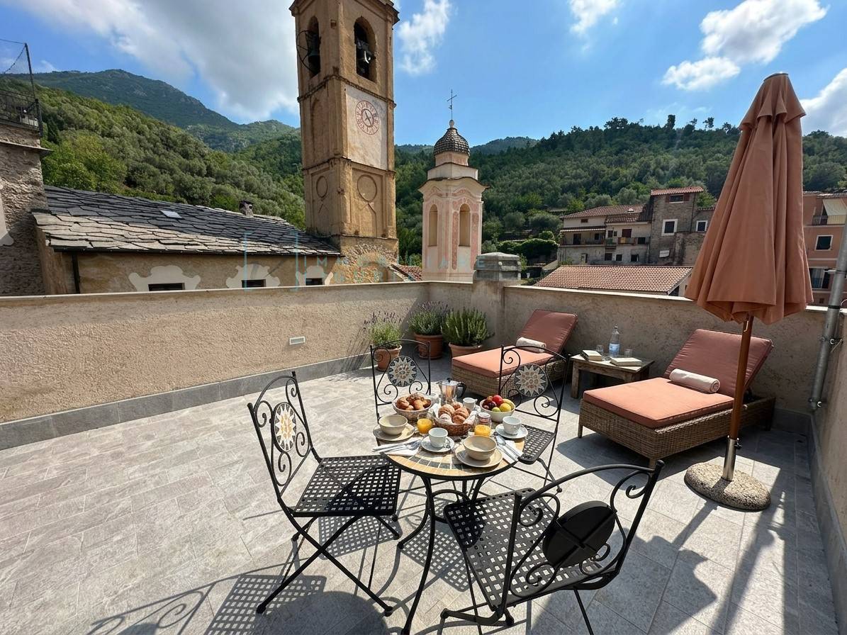 Appartamento in vendita a Castelbianco, Vesallo