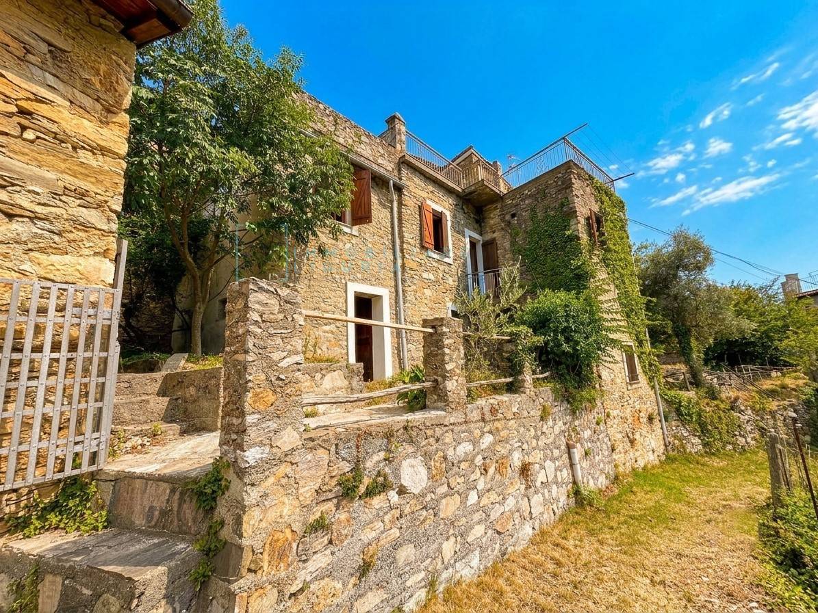 Rustico in vendita a Erli, Costa