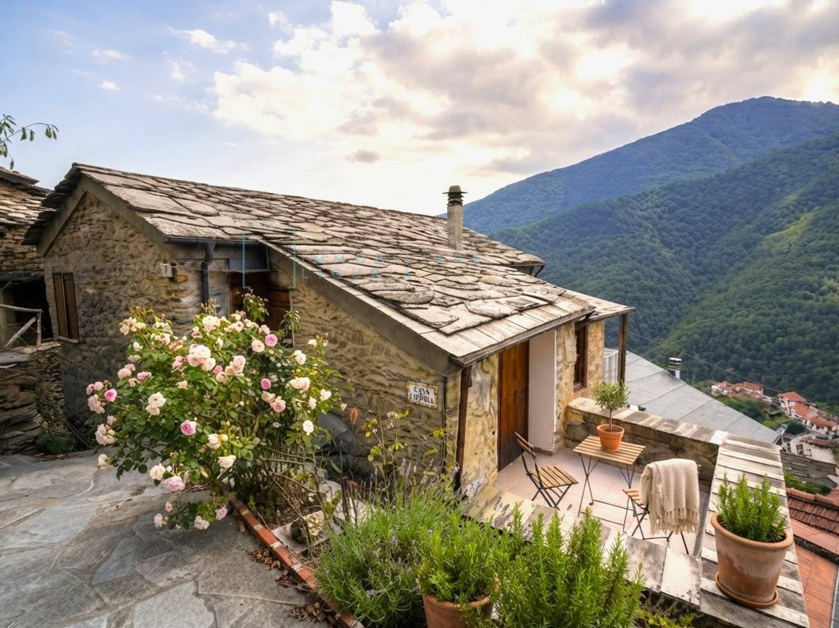 Rustico in vendita a Rezzo
