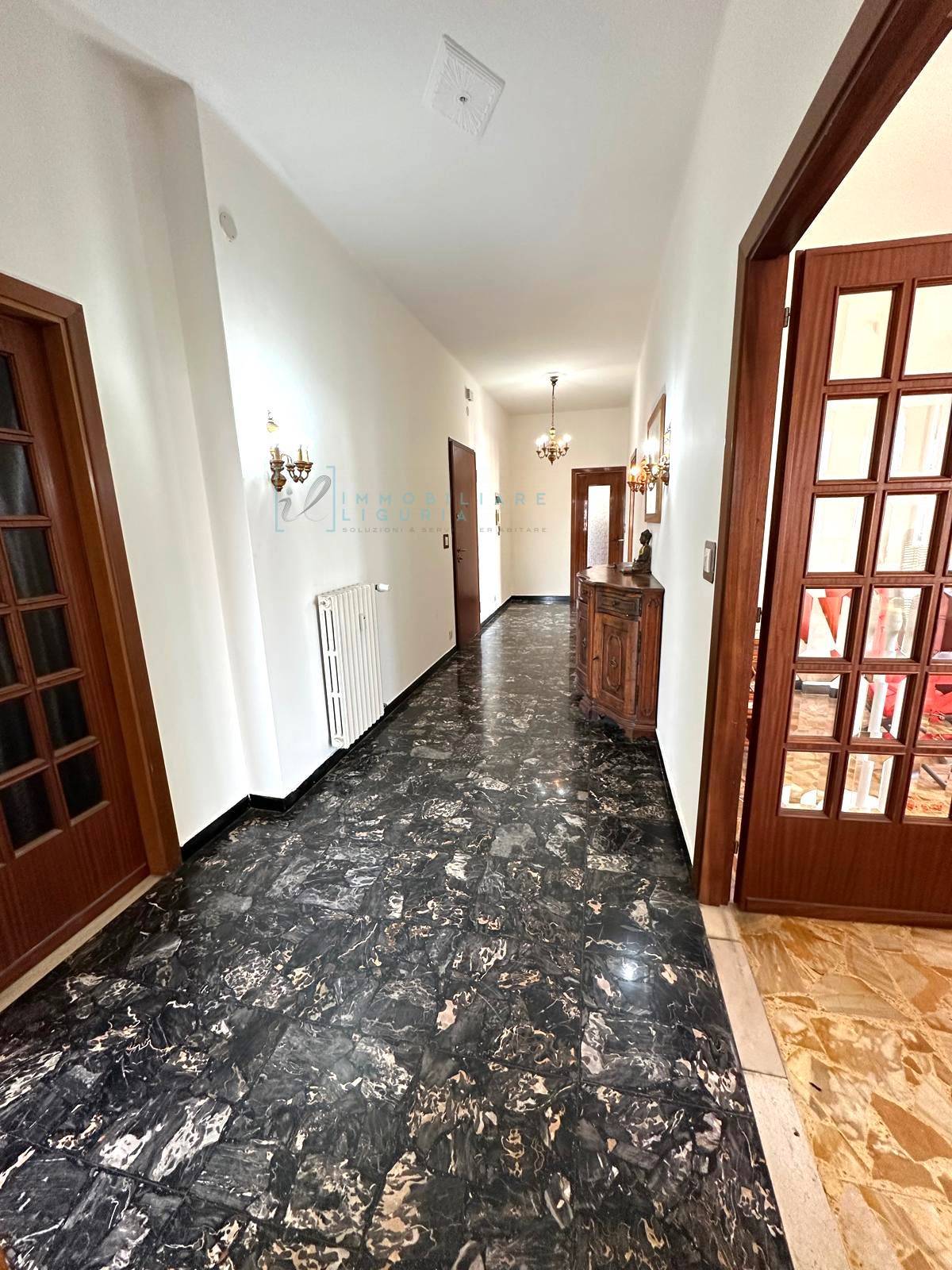 Attico in vendita a Albenga, Centro