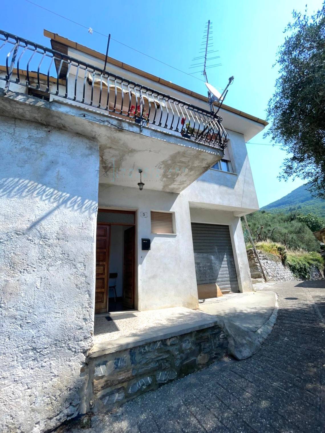 Rustico in vendita a Pieve di Teco, Trovasta