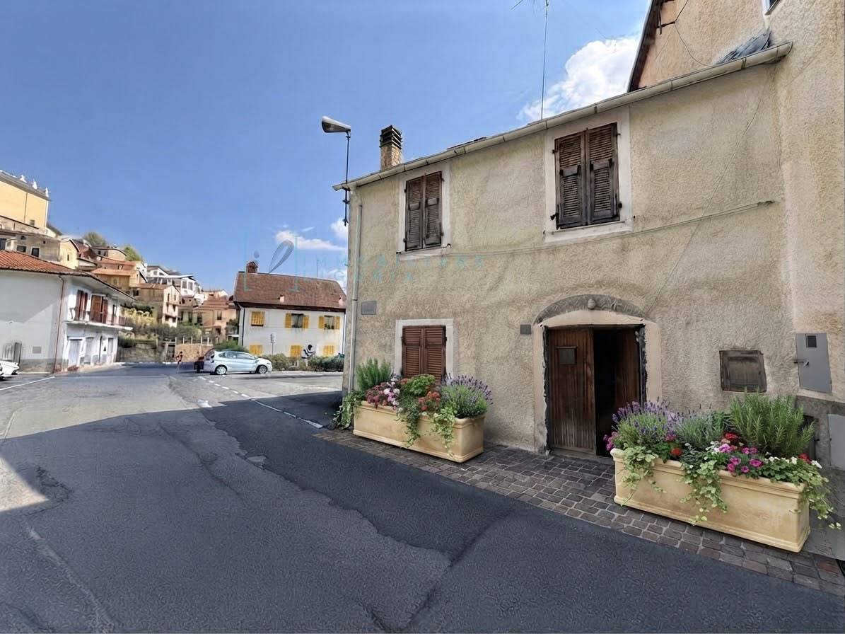 Casa singola in vendita a Rezzo