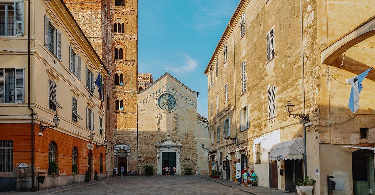 Appartamento in vendita a Albenga, Centro Storico