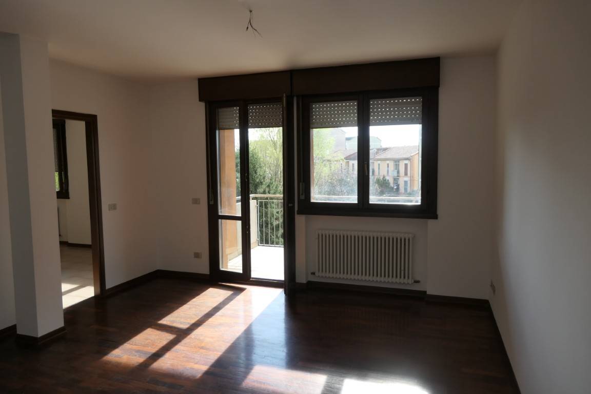 2 Camere in vendita a Treviso, Piscine