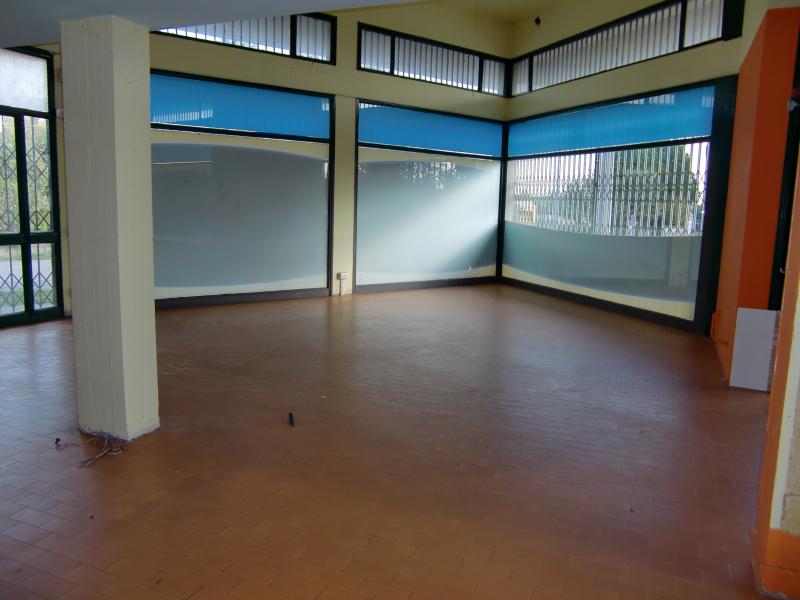 Negozio in affitto a Carbonera, S.Giacomo