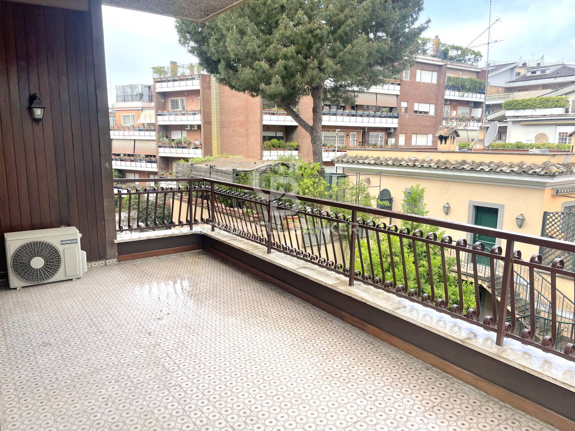 Quadrilocale con terrazzo, Roma fleming