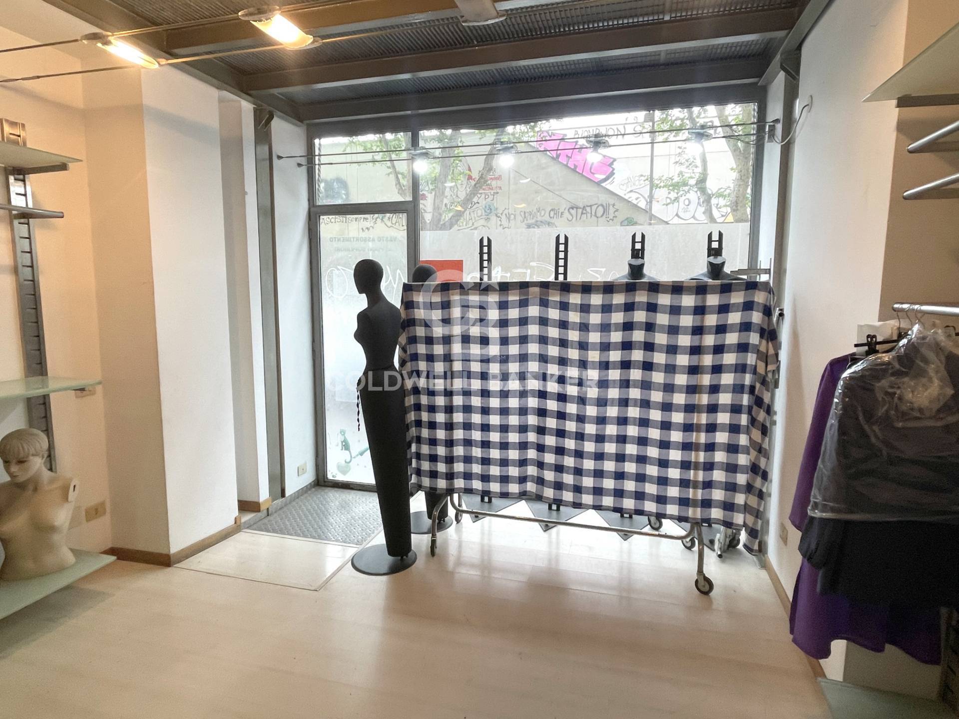 Locale commerciale in affitto a Roma, San Paolo