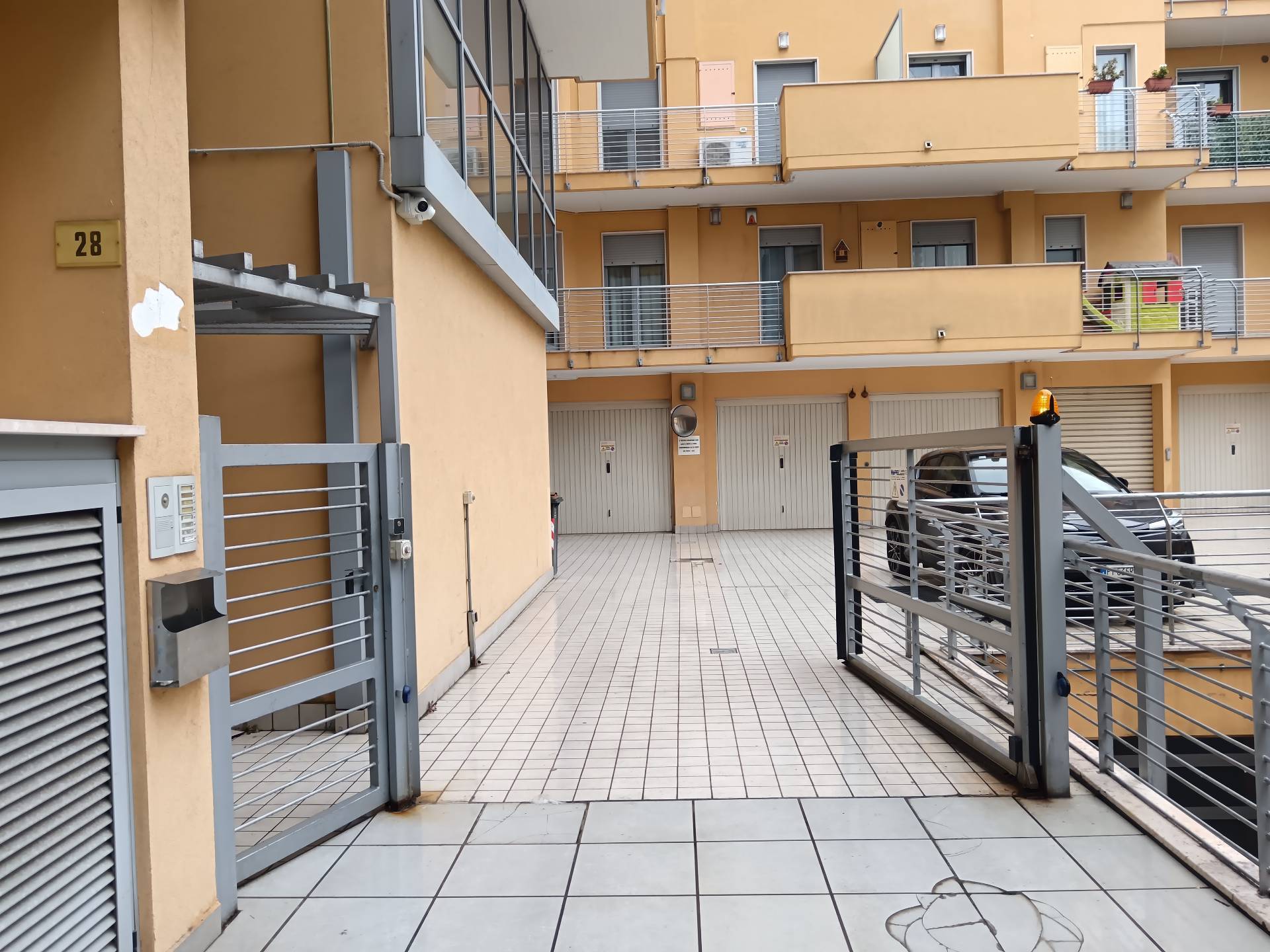 Box o garage in vendita a Pescara, Centro