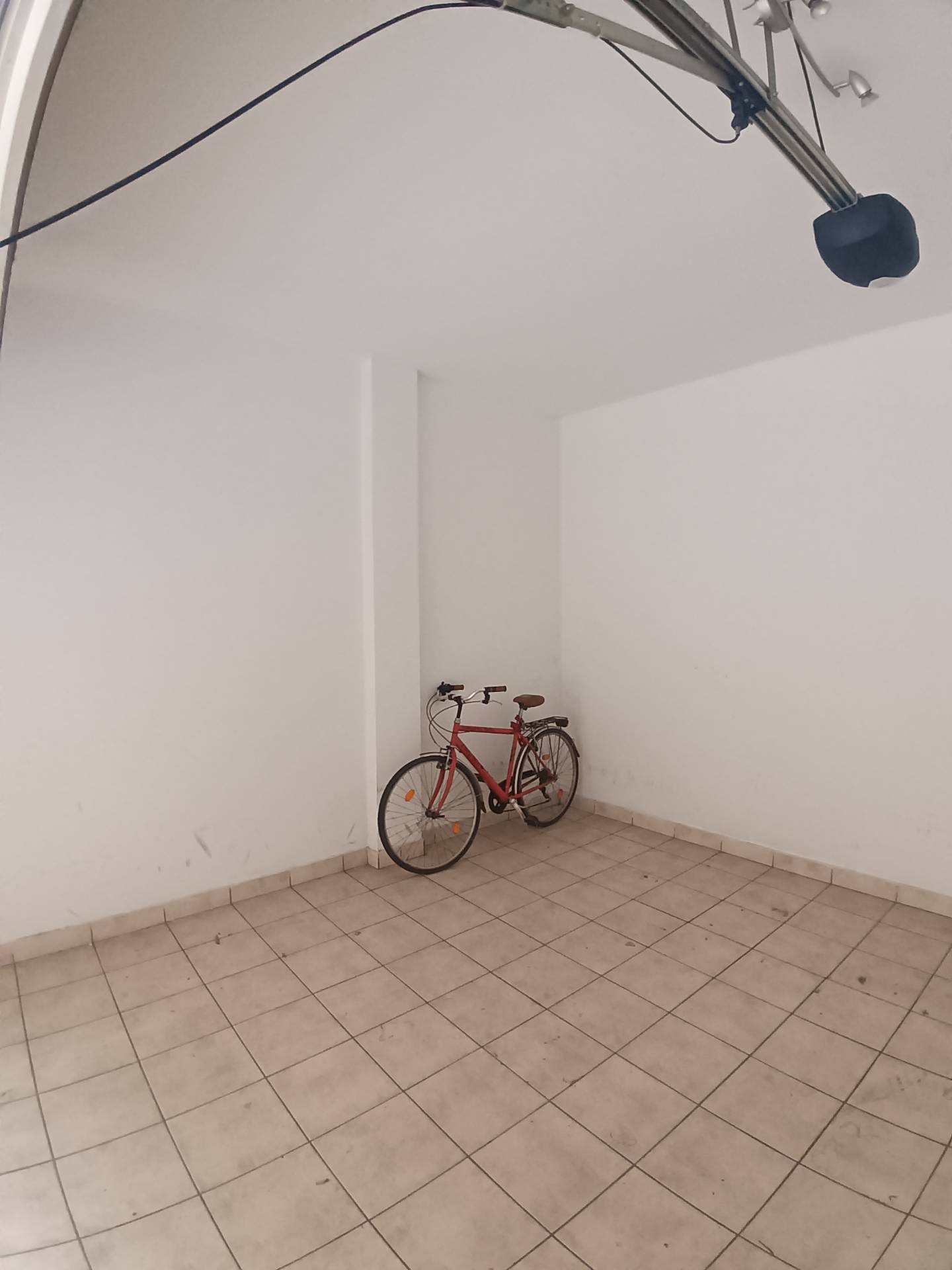 Box o garage in vendita a Pescara, Centro