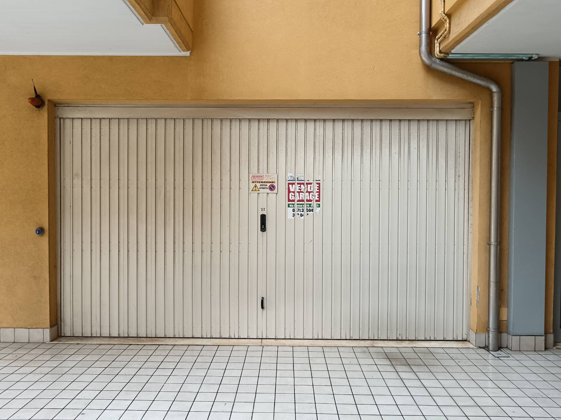 Box o garage in vendita a Pescara, Centro