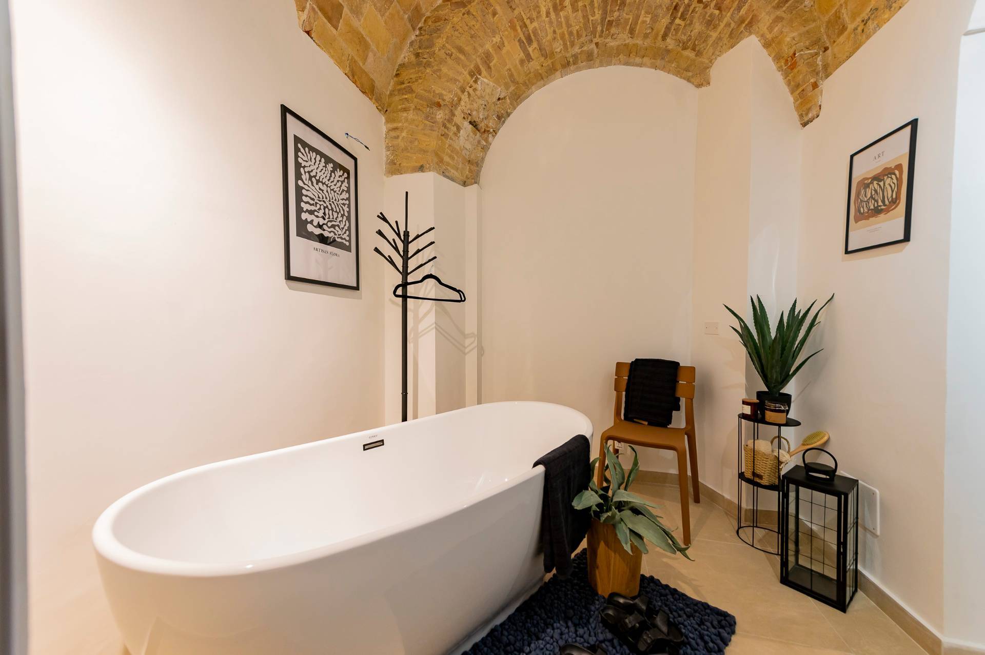 Locale commerciale in affitto a Chieti, Centro storico