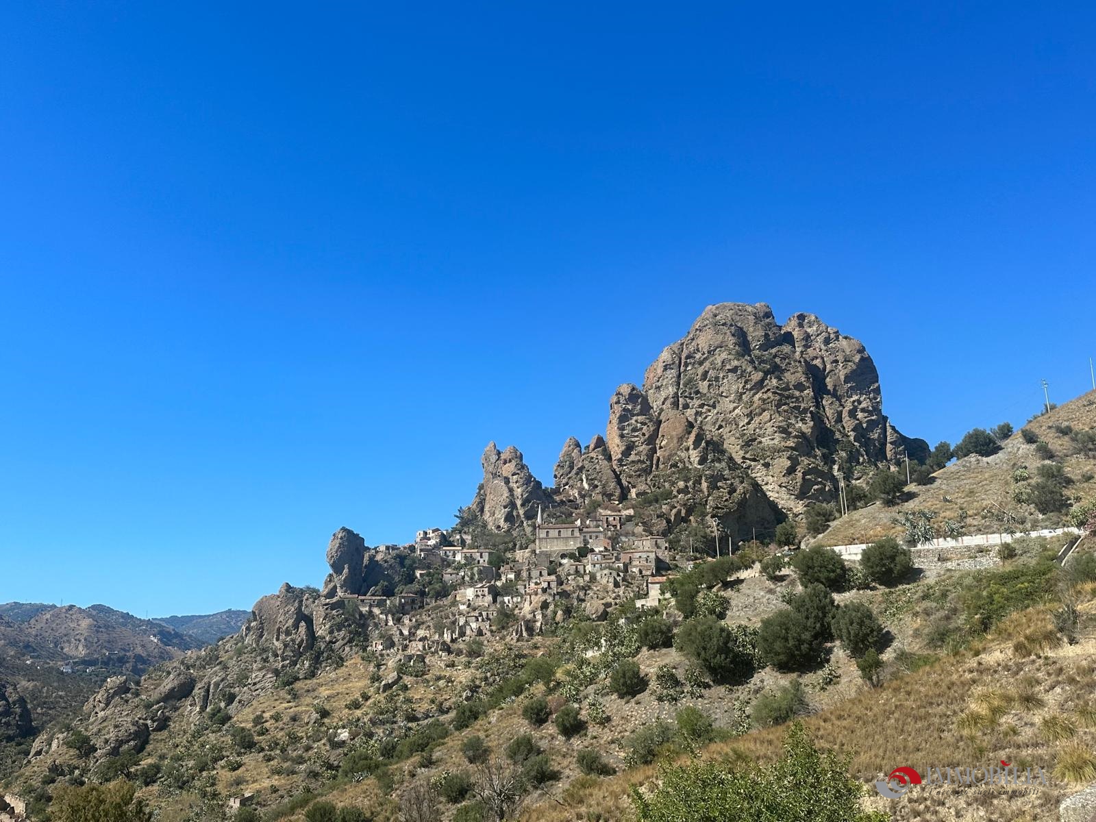 Casa indipendente in vendita, Melito di Porto Salvo pentedattilo