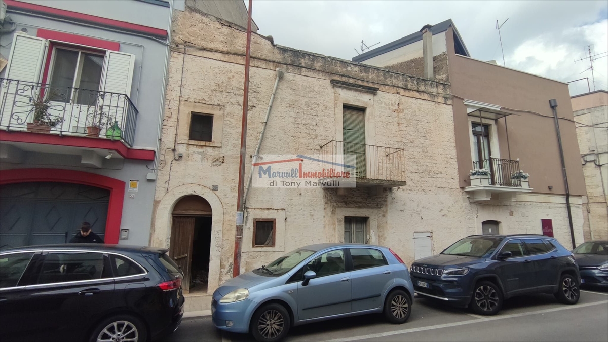 Casa indipendente da ristrutturare in via gramsci, Cassano delle Murge