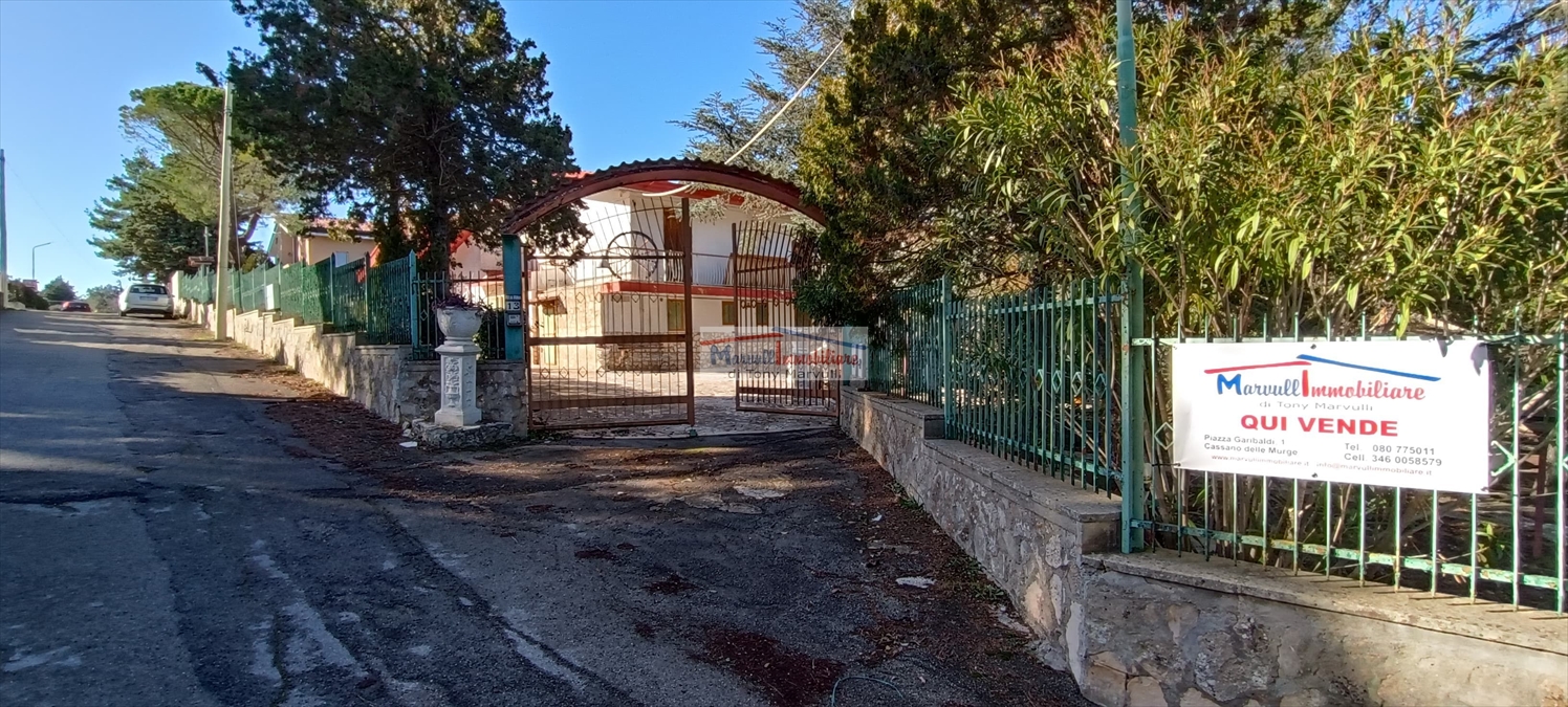 Villa con giardino in contrada colle sereno, Cassano delle Murge