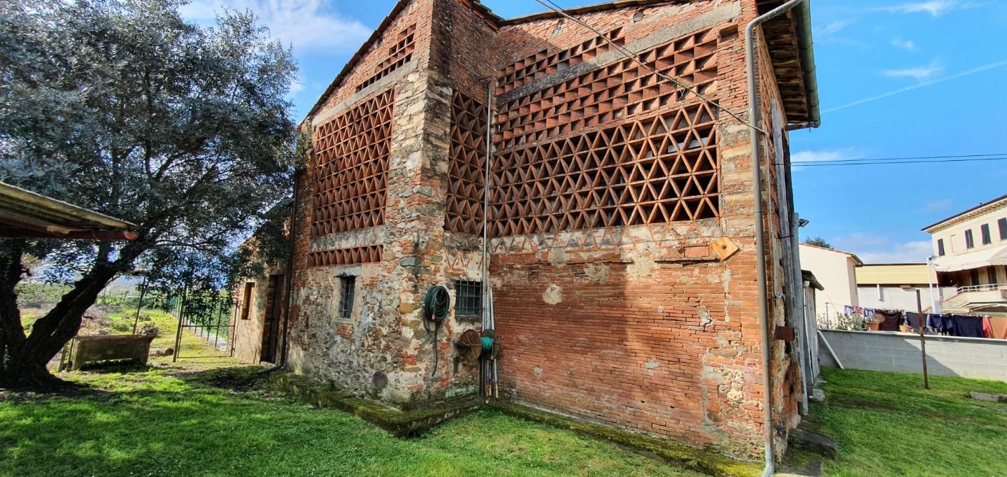 Rustico con giardino, Lucca tempagnano di lunata