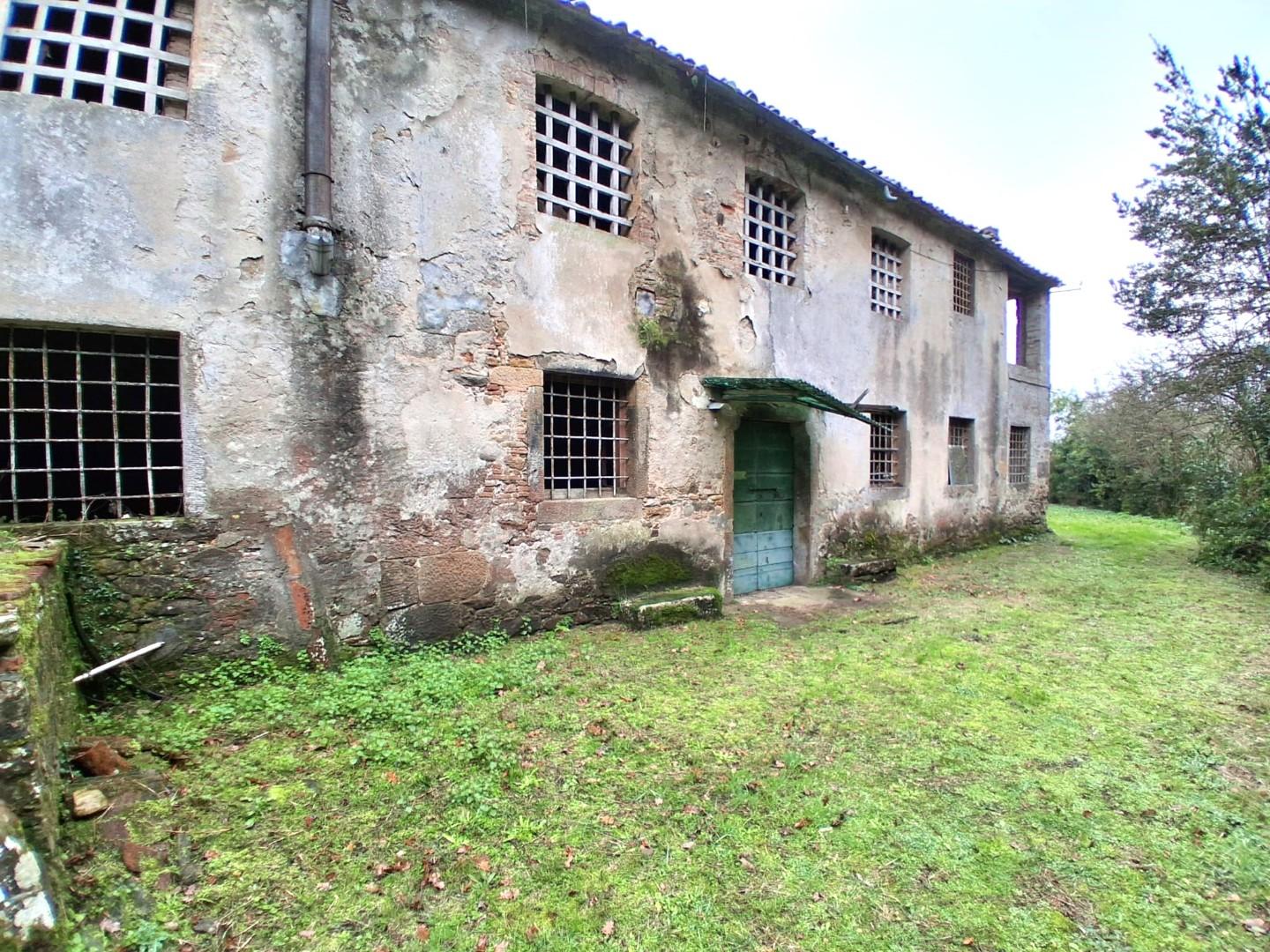 Rustico con giardino, Capannori massa macinaia