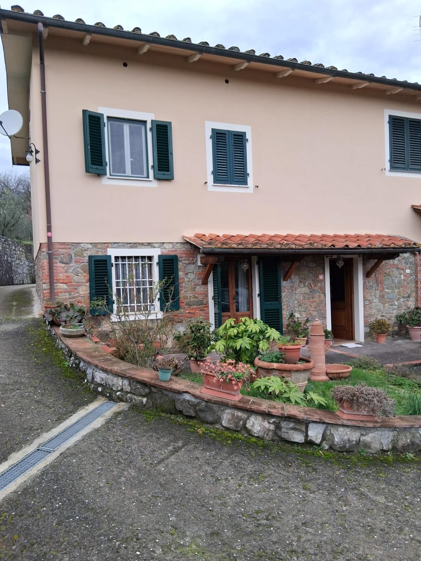 Casa indipendente con giardino, Capannori lappato