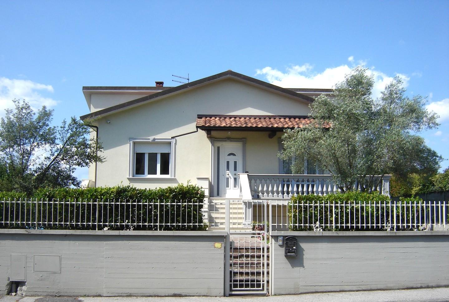 Villa con giardino, Altopascio centro