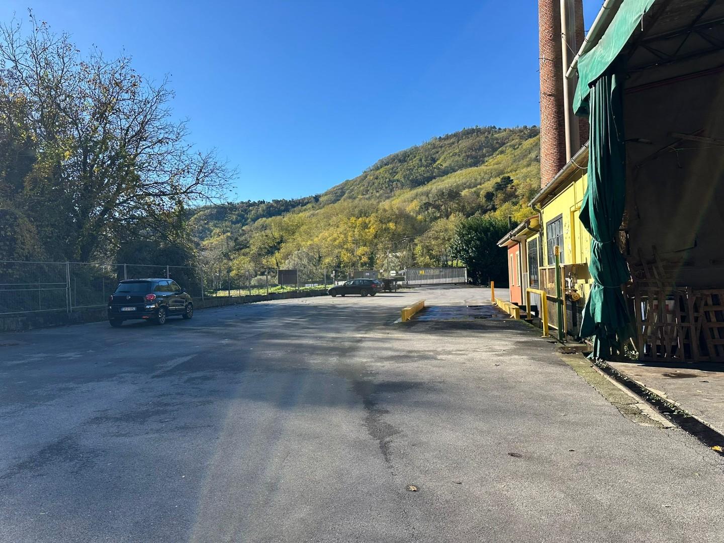 Capannone in vendita a Villa Basilica