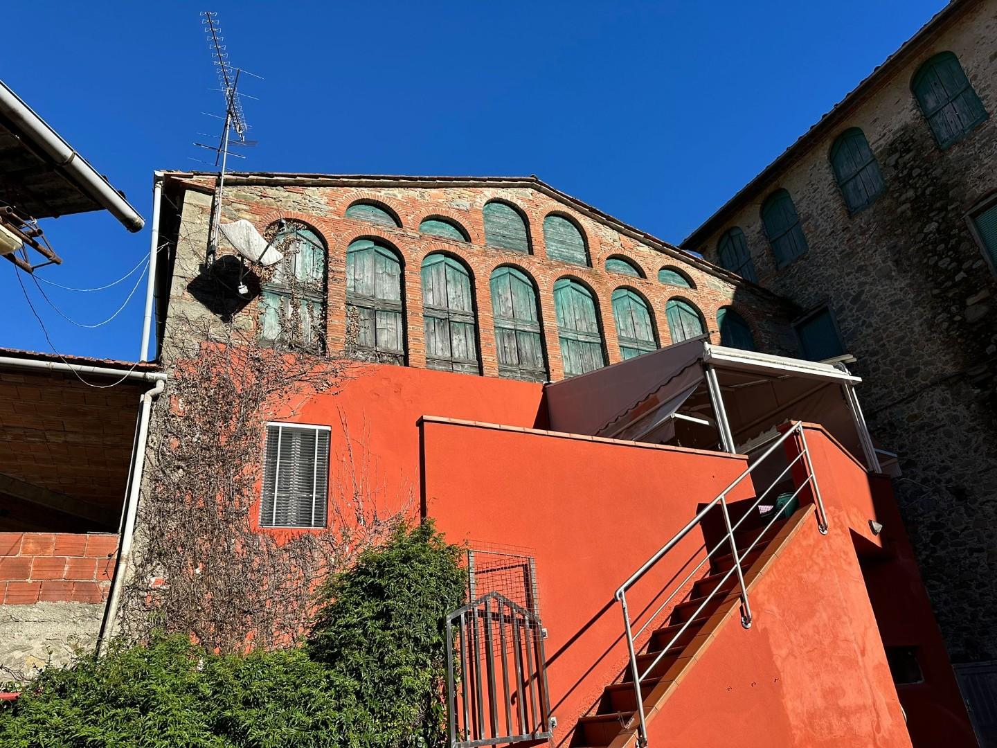 Capannone in vendita a Villa Basilica