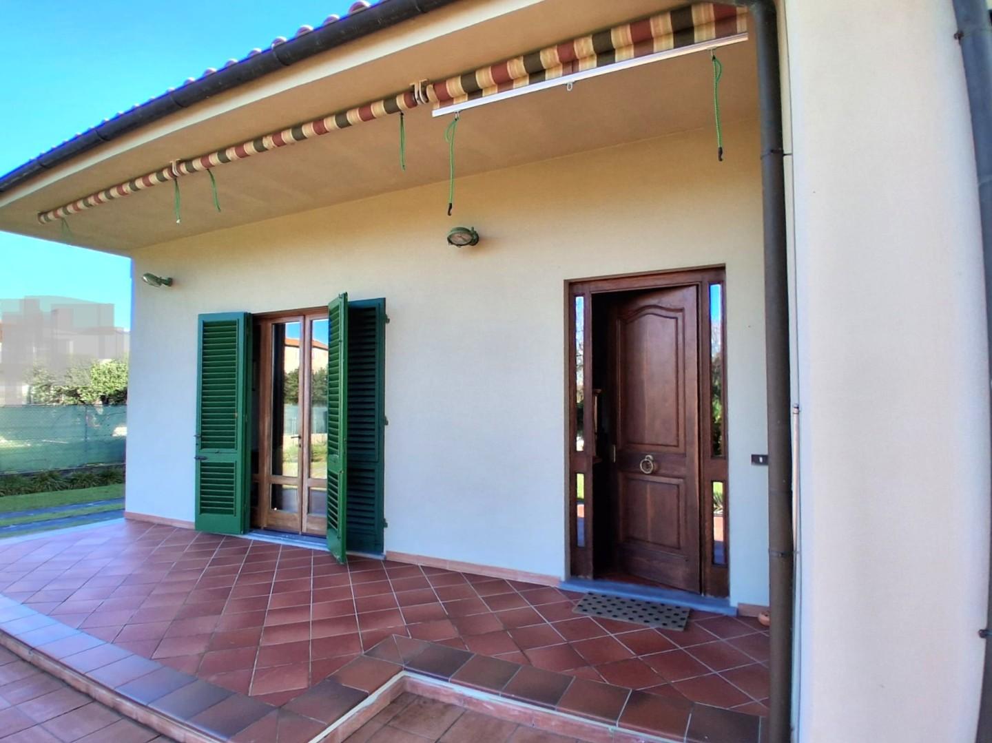 Villa con giardino, Capannori lunata