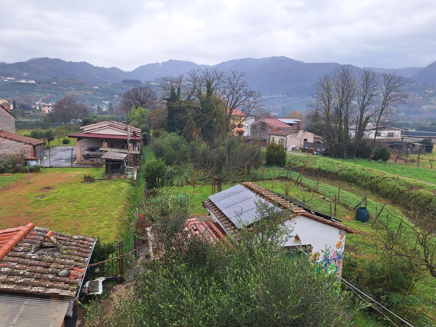 Casa indipendente con giardino, Capannori marlia