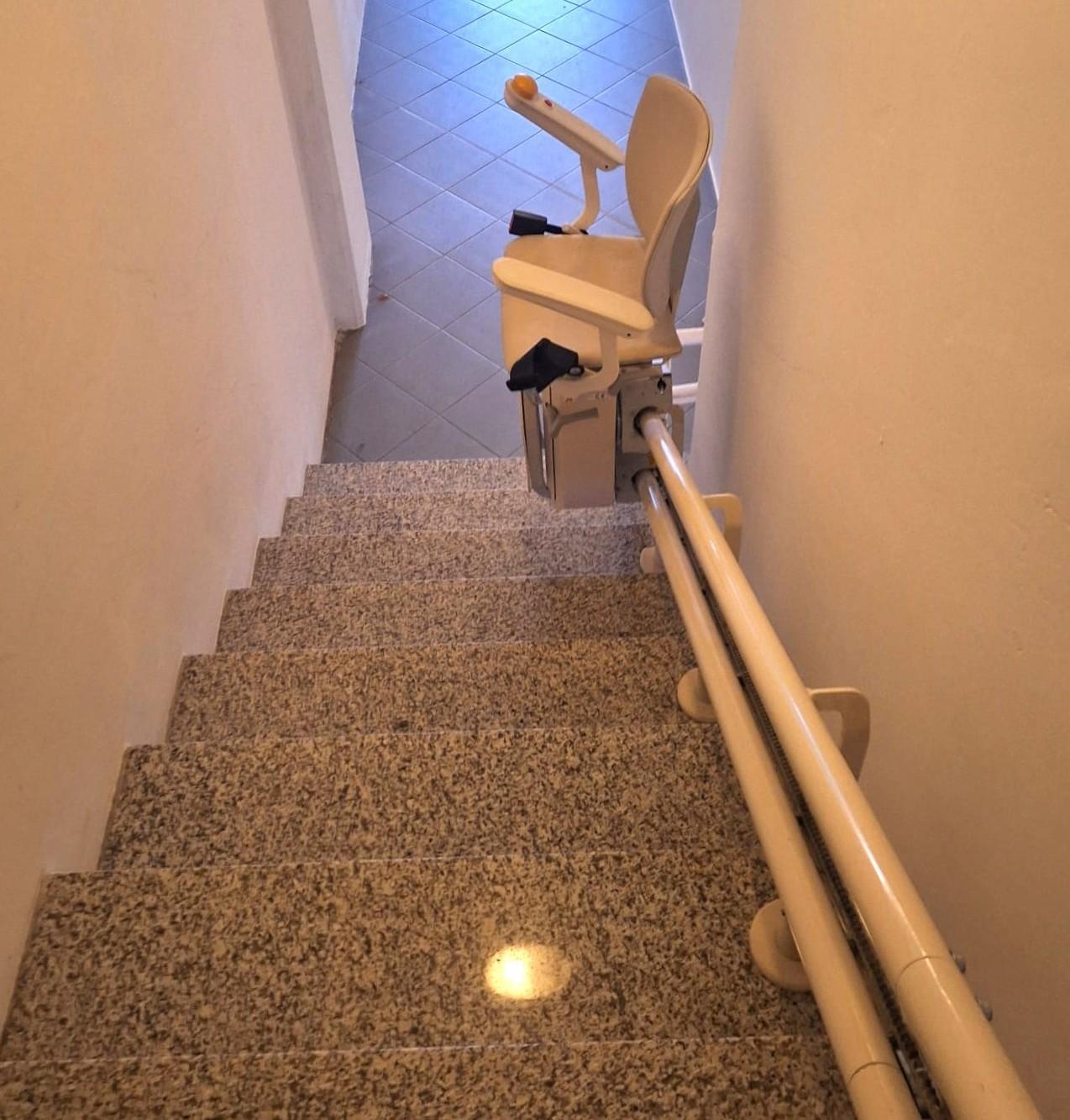 Locale commerciale in affitto, Lucca arancio