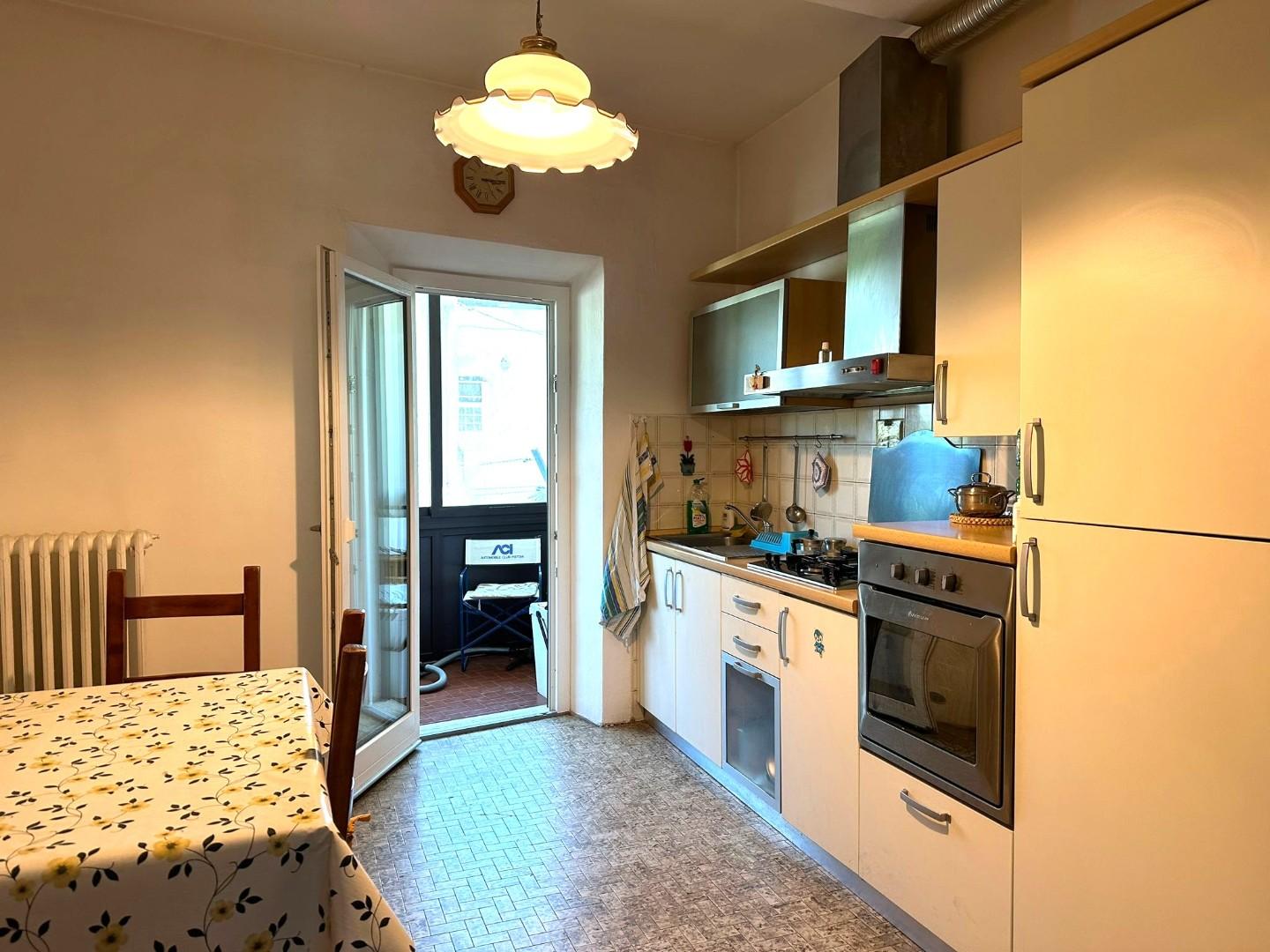 Casa indipendente con terrazzo, Capannori lunata