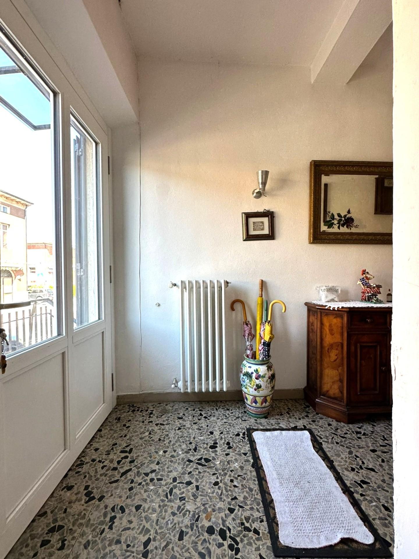 Casa indipendente con terrazzo, Capannori lunata