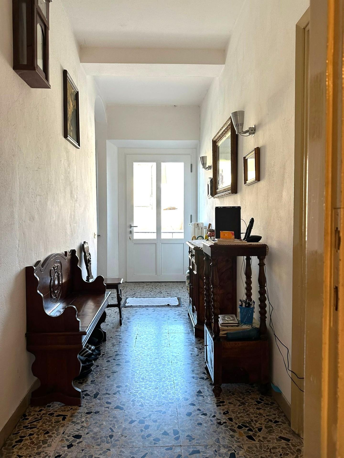 Casa indipendente con terrazzo, Capannori lunata