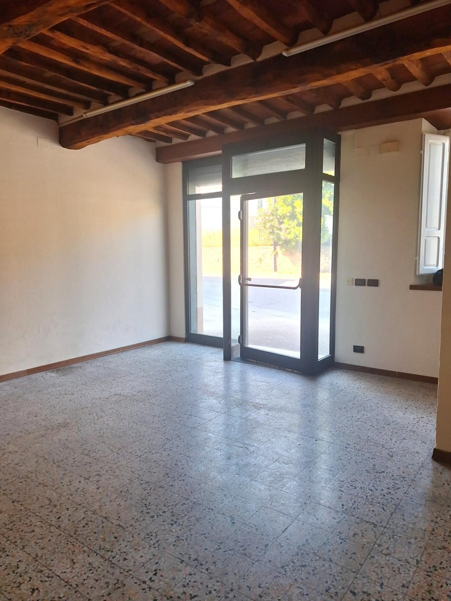 Capannone in affitto a Porcari