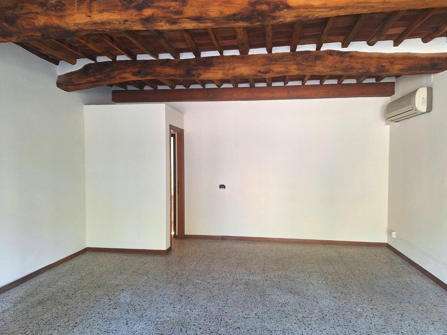 Capannone in affitto a Porcari