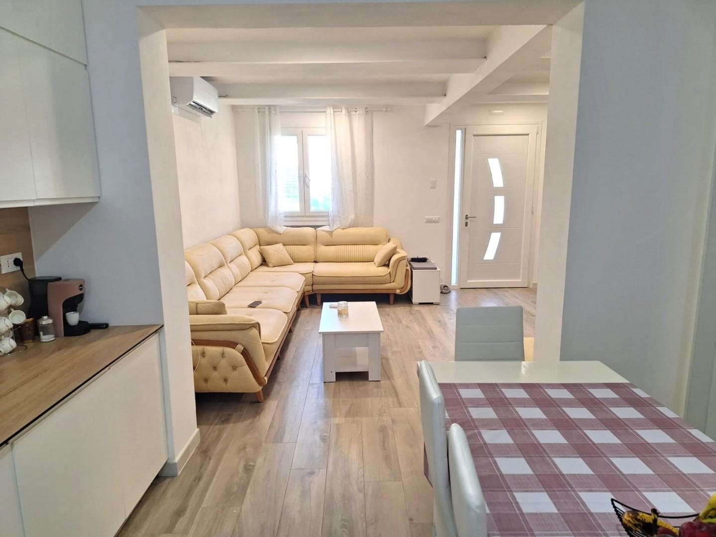 Casa indipendente con giardino a Porcari