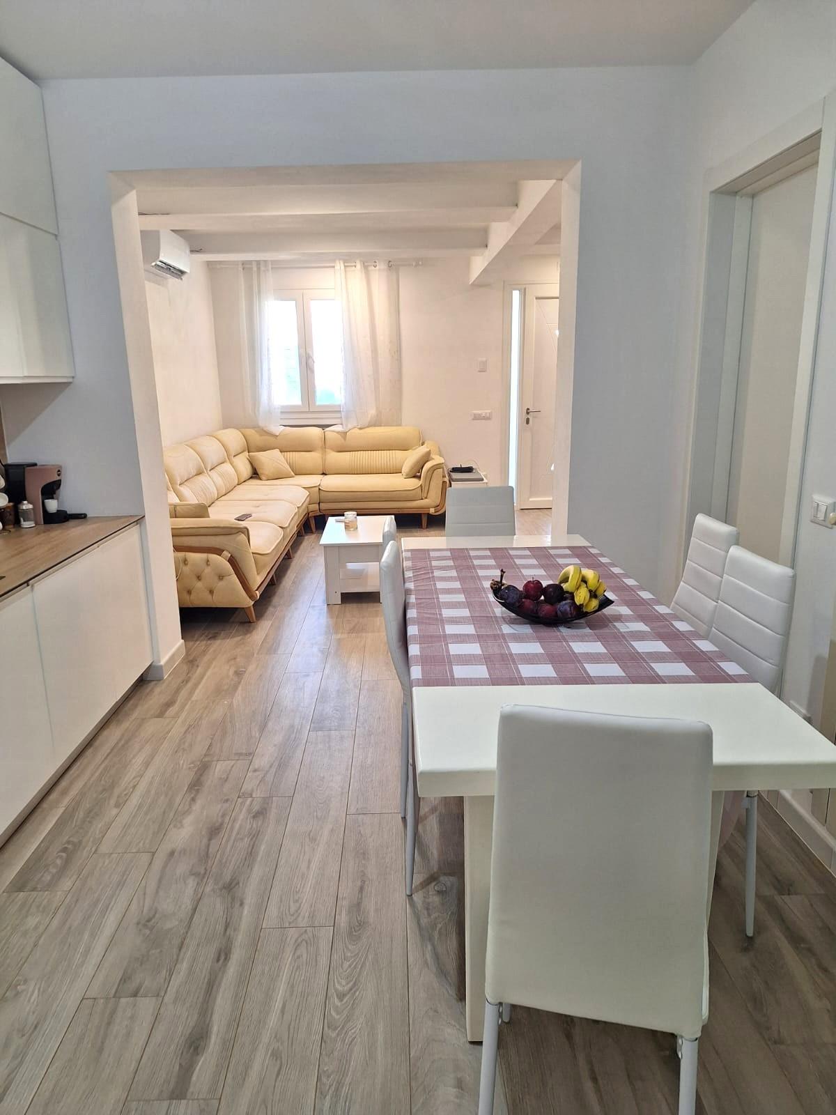 Casa indipendente con giardino a Porcari