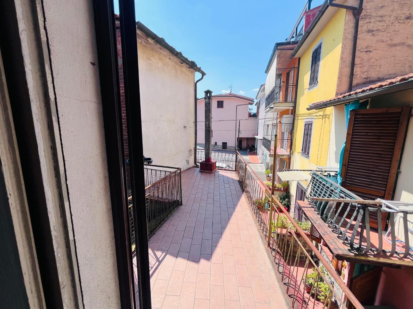 Casa indipendente con terrazzo a Ponte Buggianese