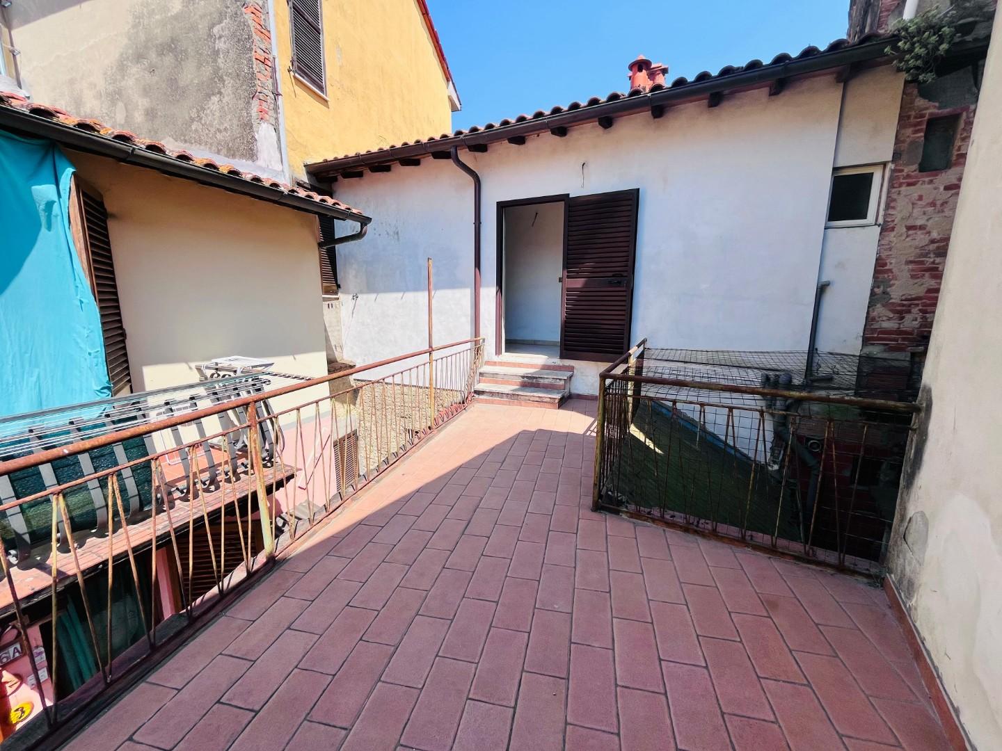 Casa indipendente con terrazzo a Ponte Buggianese