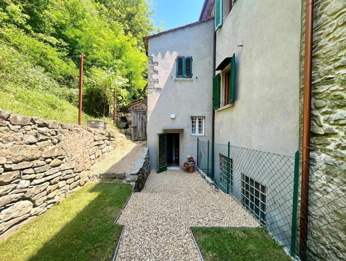 Casa indipendente in vendita, Pistoia le piastre
