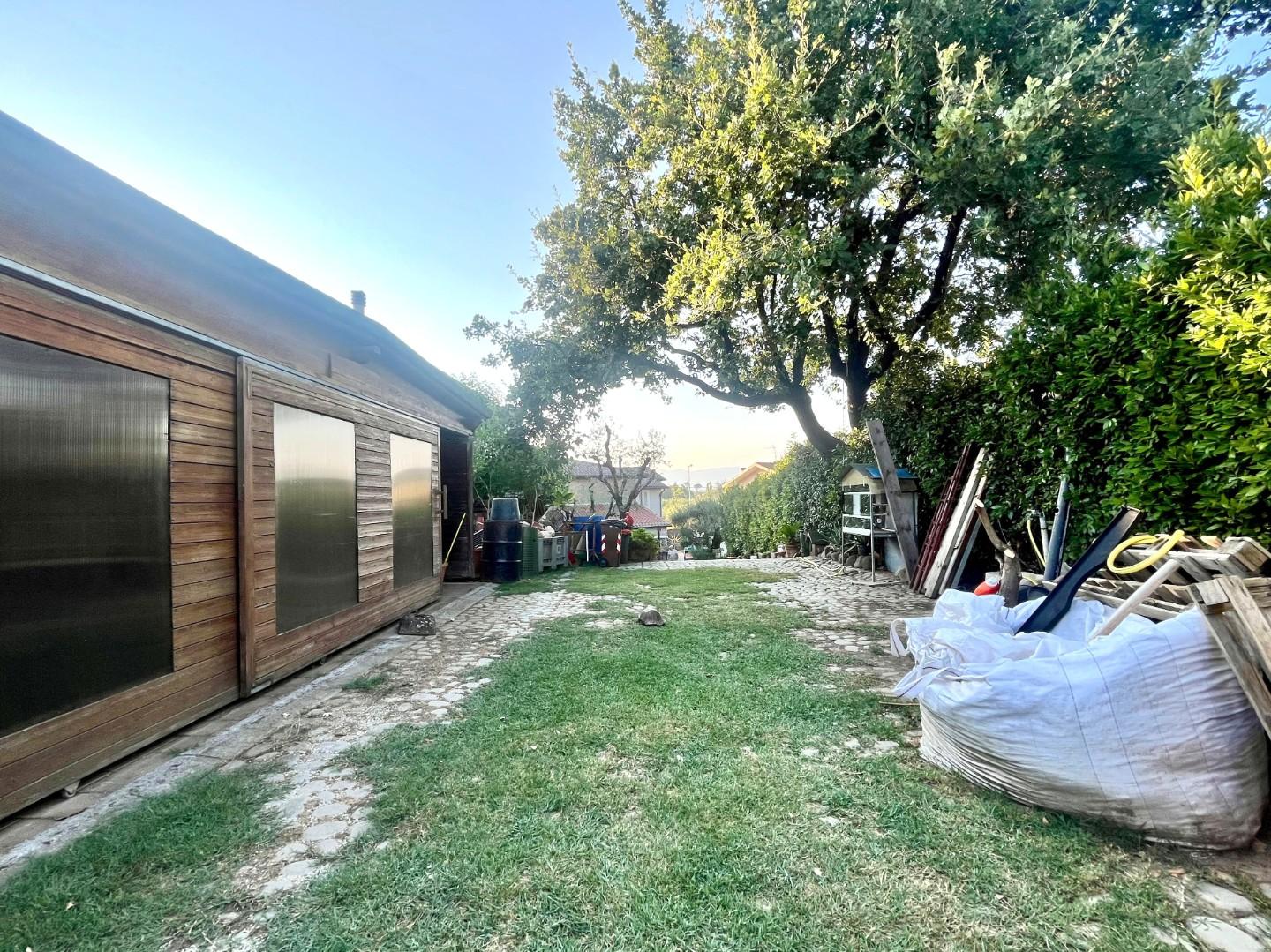 Casa indipendente con giardino, Larciano castelmartini