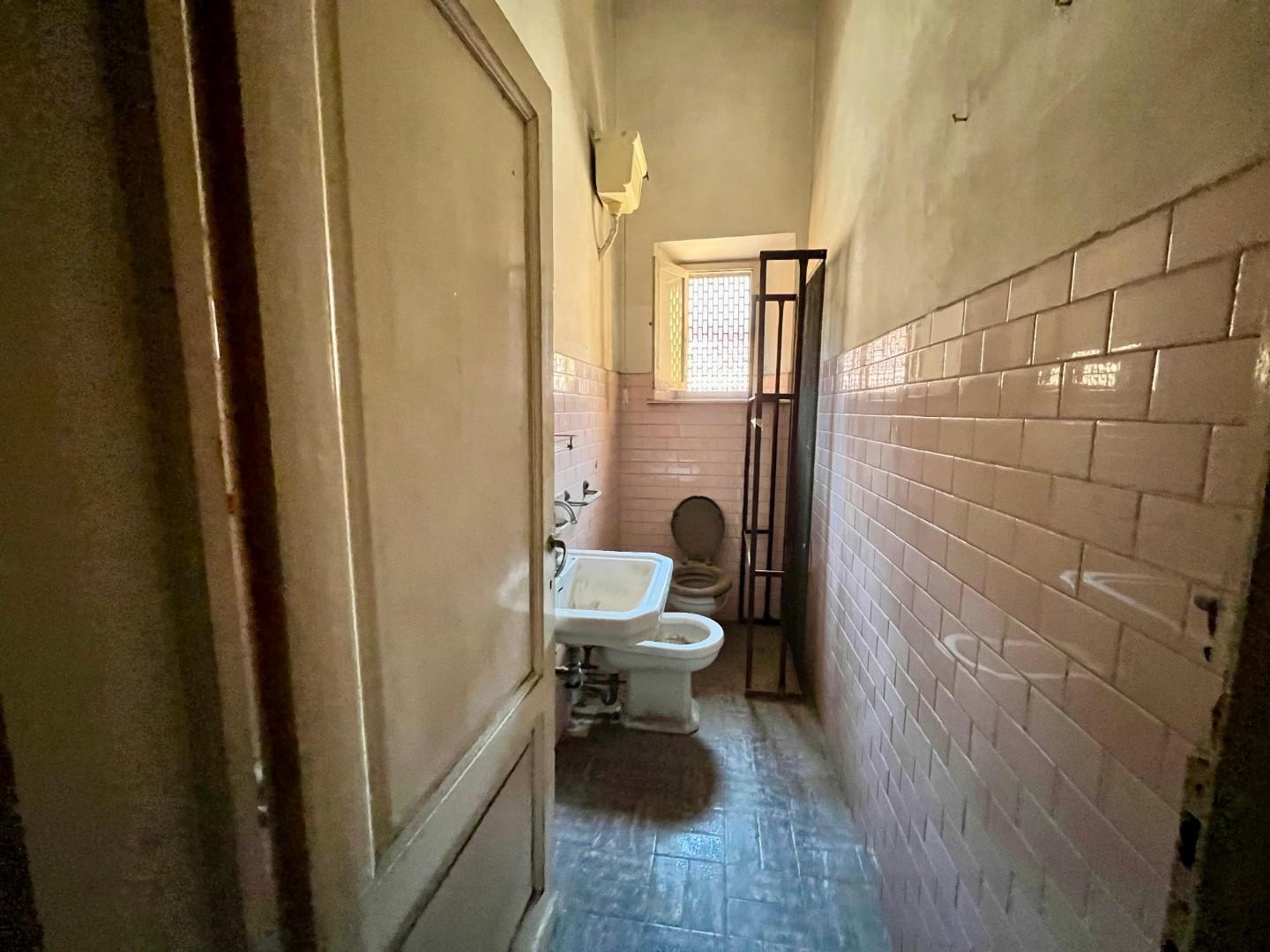 Casa indipendente da ristrutturare, Montecatini-Terme zona nord