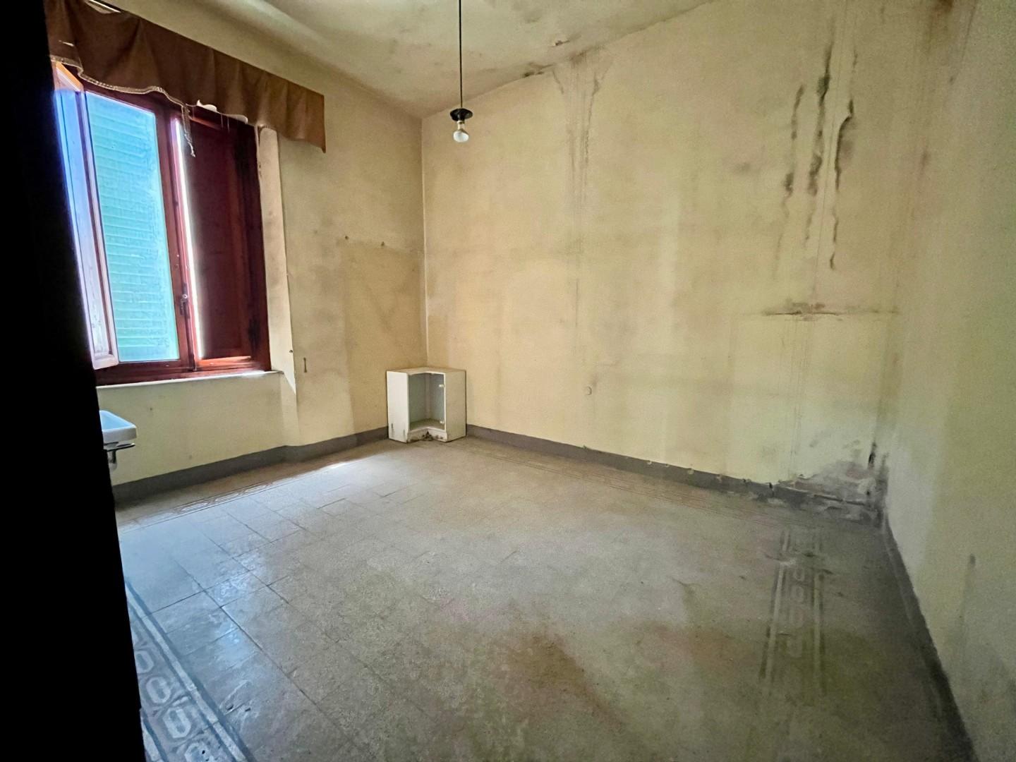 Casa indipendente da ristrutturare, Montecatini-Terme zona nord