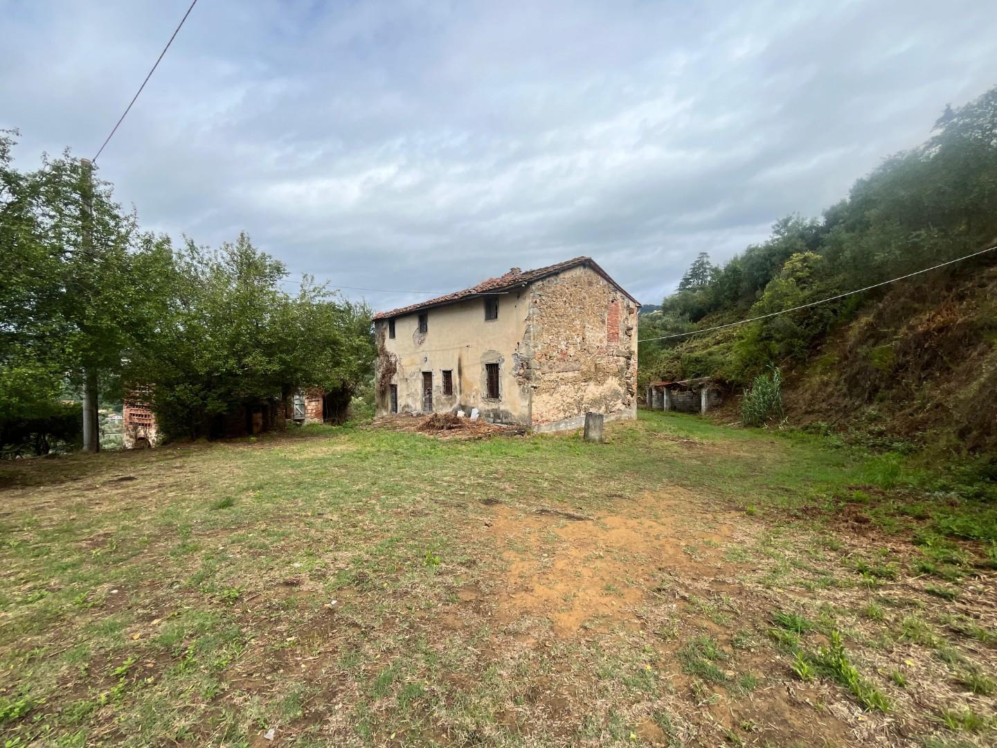 Rustico con giardino, Massa e Cozzile vangile
