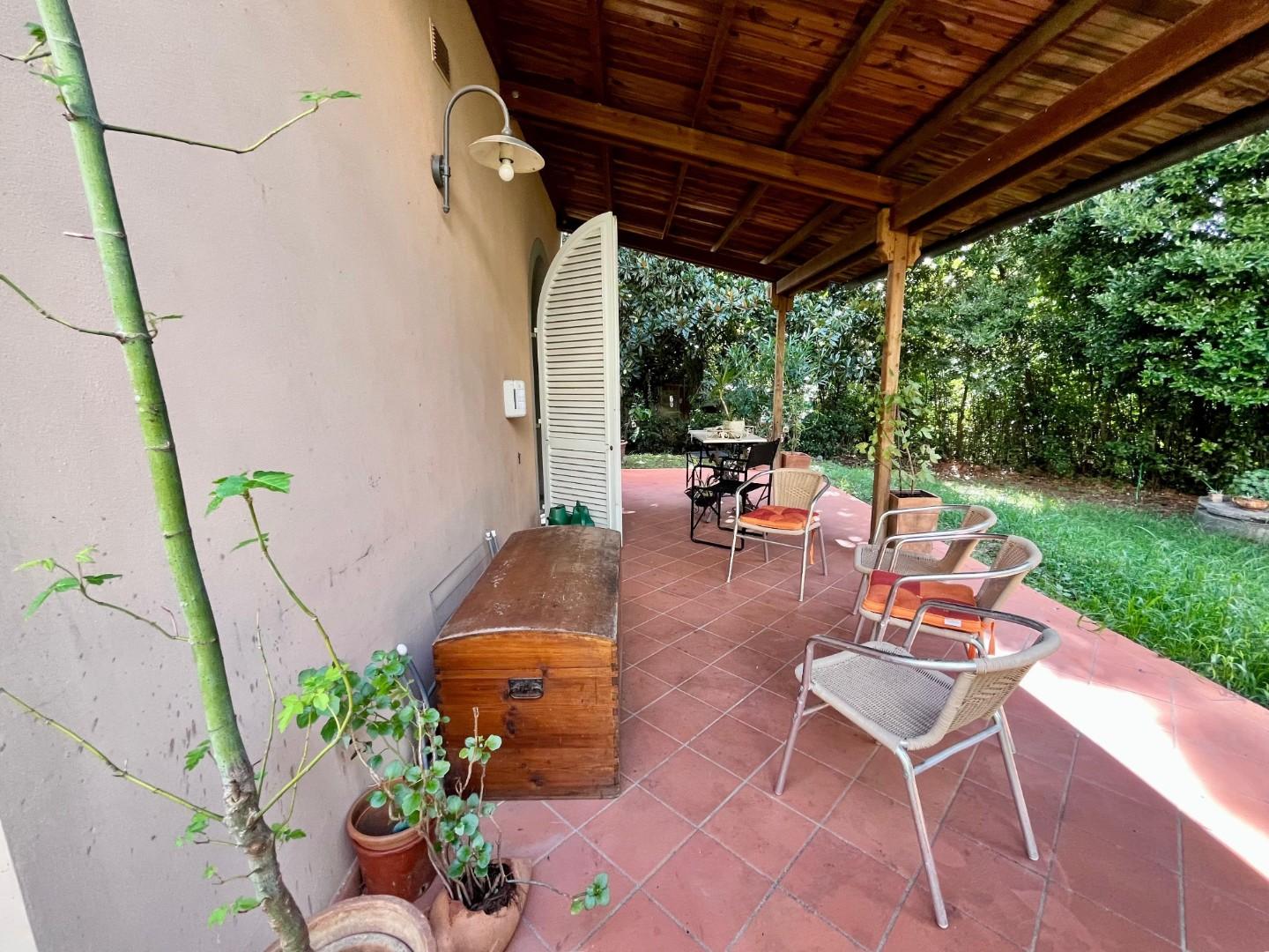 Villa con giardino a Lamporecchio