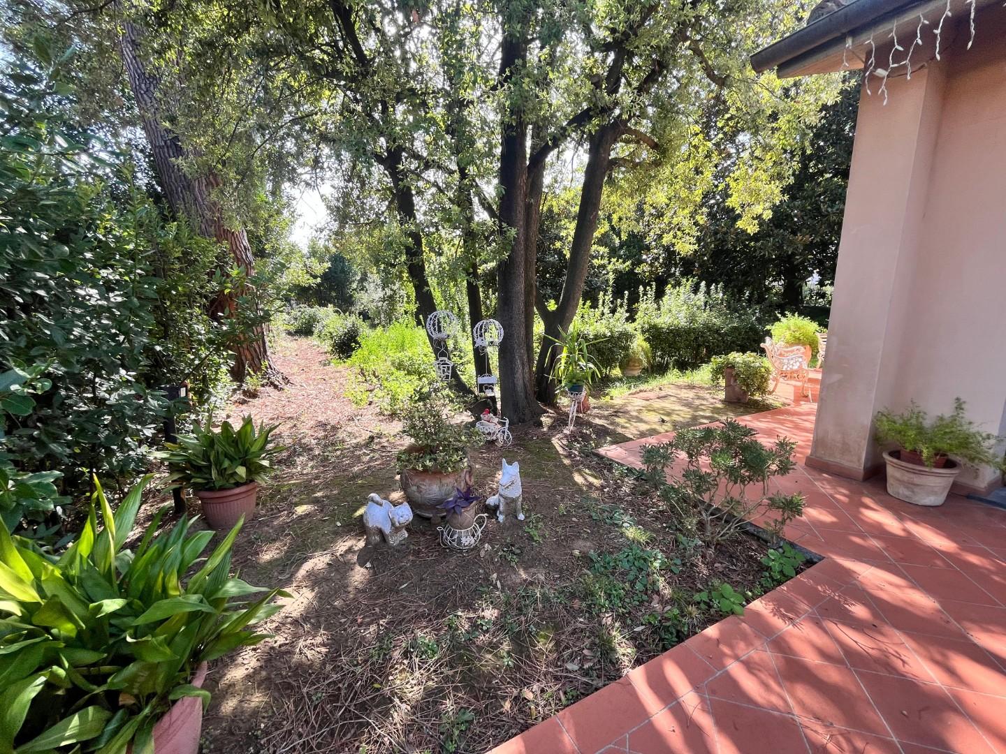 Villa con giardino a Lamporecchio