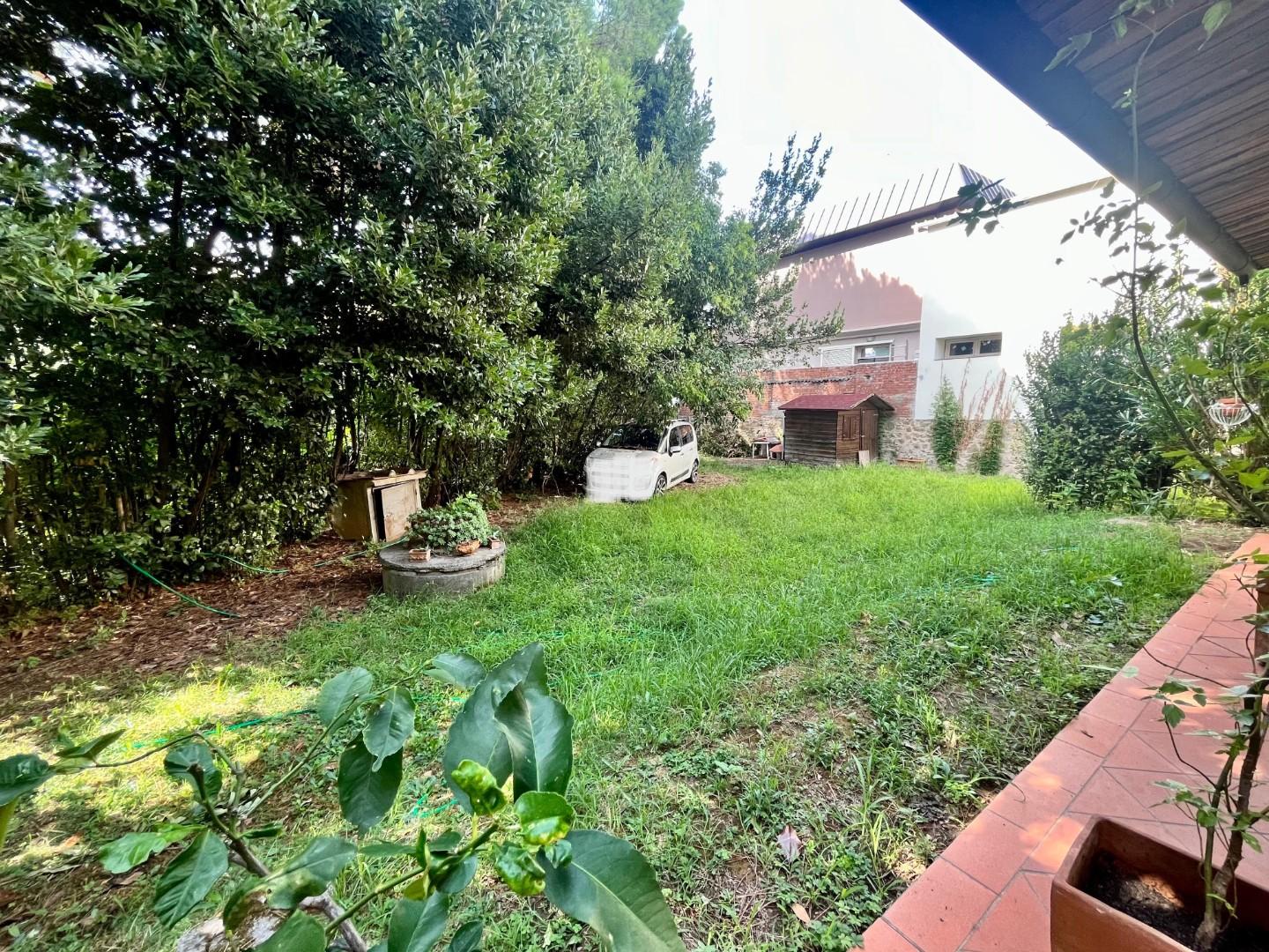 Villa con giardino a Lamporecchio